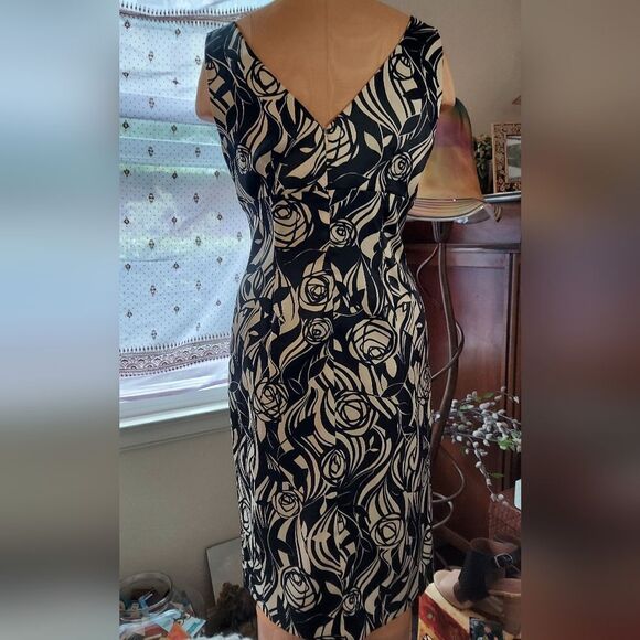 Donna Ricco Cocktail Dress Perfect Fitted Dress Abstract Roses Size 6 - Picture 7 of 11